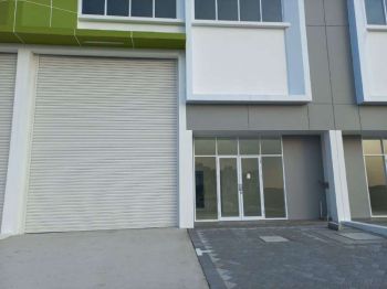 Jual cepat! Gudang AKR Bizland bersih siap pakai