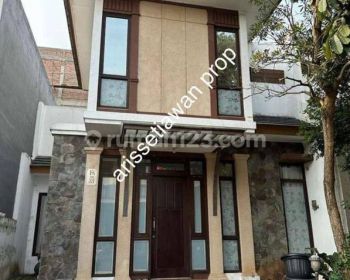 Rumah besar dua lantai Cisauk serpong