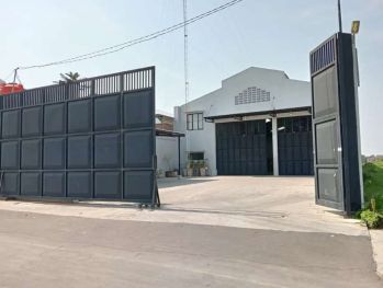 Gudang Second rasa Baru di Gawok