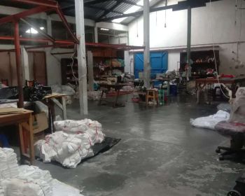 Rumah dan gudang murah bawah pasar