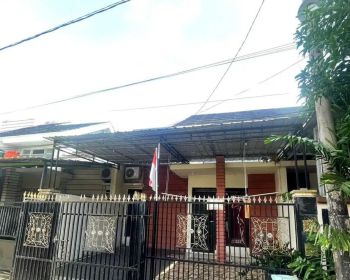 Dikontrakan, Fasilitas AC di kmr utama, Garasi Mobil, 2 T4 tidur.