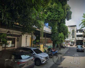 Dijual Cepat 2 Ruko Gandeng 3 Lantai Strategis DiTomang Furnished