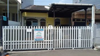 DISEWAKAN RUMAH MURAH LOKASI STRATEGIS DI KELAPA GADING