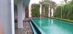 thumbnail-dijual-rumah-hook-mewah-denga-pool-di-kemang-pratama-regency-1