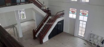 Disewakan bangunan luas ex kantor mainroad soekarno hatta cocok untuk kantor dll