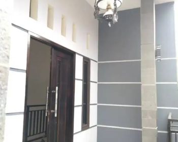 Di kontrakan lantai atas 6 bulan