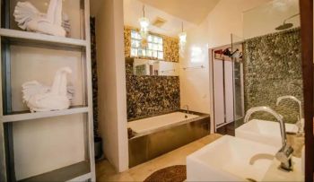 Sewa Harian Villa Nyaman 4 Kamar Tidur di Seminyak Bali - BVI37726