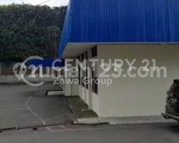 Gudang Daerah Pasar Rebo Pinggir Jalan