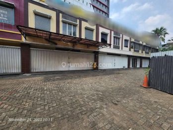 Dijual Cepat Tanah Dan Bangunan Dalam Bentuk Ruko di Lokasi Strategis Jalan