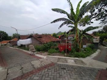 Jual tanah bonus bangunan sangat cocok buat usaha kos