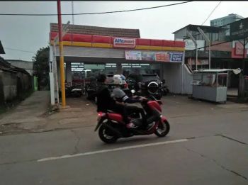 Ruko Eks Alfamart LT±230m² SHM Jl. Raya Hankam Jati warna