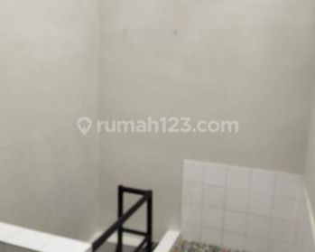 Di sewa Rumah 2,5Lt , di Taman Palem lestari ,2KT,2KM,Dekat Tol Bandara,mall Pik
