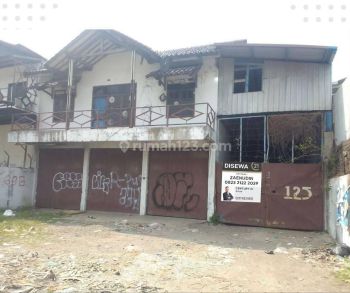 Gudang Pinggir Jalan Di Katiasa Harjamukti