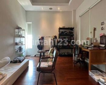 Dijual Penthouse Apartemen Pantai Mutiara 2 + 1 Lantai