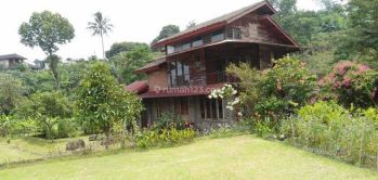 Di jual tanah + vila luas tanah 3500 mtr harga 5m surat shm pinggir kali besar