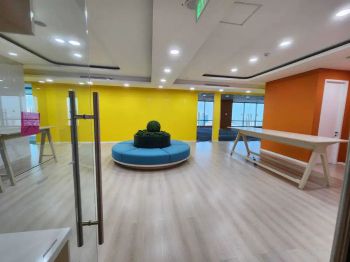 Disewakan Ruang Kantor SOHO Capital Office Tanjung Duren