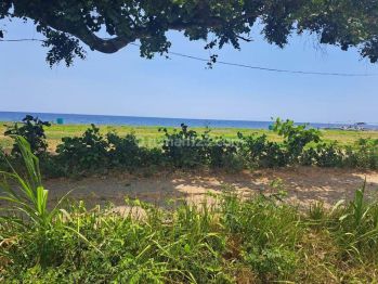 For sale land beach front  good for invest or bulid resort