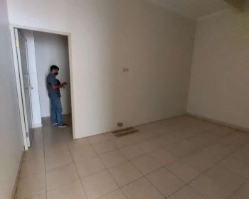 Disewakan ruko 2½ lantai