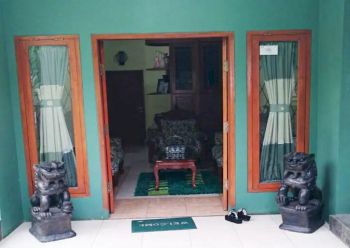 Rumah terawat komplek artabahana cihanjuang bandung barat
