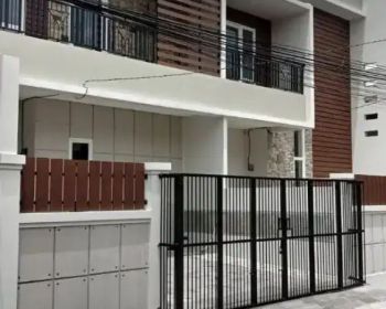 Di jual rumah town house siap huni