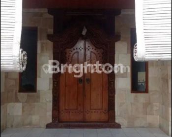 Rumah Full Furnish KAYU JATI, Lokasi Sangat STRATEGIS di Perumahan ELITE dan di