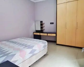 Disewakan tahunan rumah beserta perabot untuk keluarga