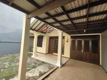 Rumah Bisa Kantor di Cipete Kebayoran, Parkir Bisa 3 Mobil