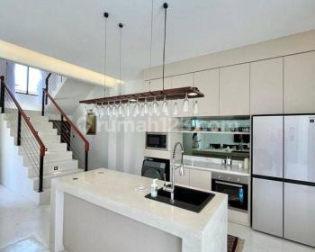 Rumah Villa Baru Dengan Kolam Renang di Setiabudi Regency, Bandung