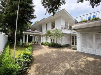 Dijual Rumah Classic Modern Eks Menteri Semifurnished di Kamang
