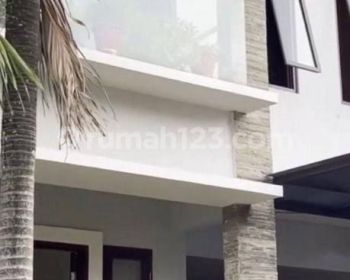 Rumah townhouse di Cirendeu