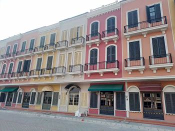 Pantai Indah kapuk 2- Rukan Osaka 3lantai Boulevard 4,5x20 100juta