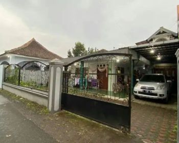 RUMAH BAGUS 2 LANTAI HARGA ISTIMEWA DI KOTA BATU.