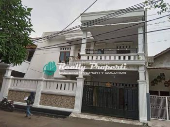 Rumah Luas Kokoh Besar DI Jaticempaka Pondok gede Bekasi