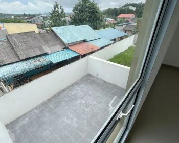 Disewa Rumah Baru Beverly Green, Rumah Cantik Lokasi Strategis