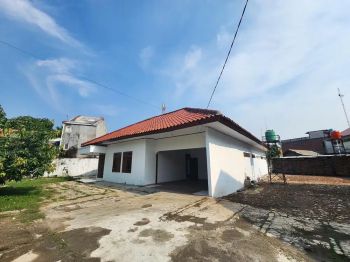 DISEWAKAN TANAH 900m & BANGUNAN 300m MINIM 2 TAHUN NEGO SAMPAI DEAL!