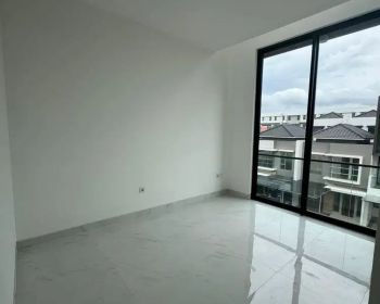 DISEWAKAN RUMAH DI GOLF ISLAND 5x15 BRAND NEW SIAP HUNI CLUSTER RAMAI