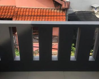 DISEWAKAN/DIKONTRAKAN RUMAH 2 LANTAI