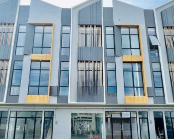 Disewakan, Ruko 3 lantai Eastern Park B19 depan Sukolilo Dian Regency