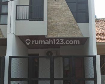 Rumah di Utan Kayu Matraman Rawamangun dalam Cluster