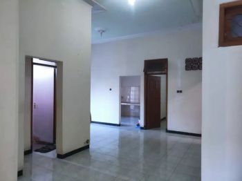 Rumah di daerah magersari tengah kota