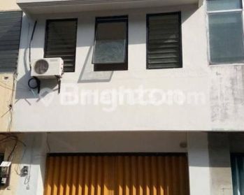RUKO 3LANTAI SIAP PAKAI, SUDAH RENOV DI KAWASAN PERGUDANGAN ANGTROPOLIS,