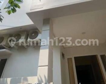 Rumah Kost Disewakan Semi Furnished di MENTENG DALAM Tebet Jaksel