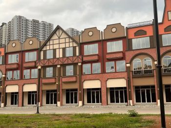 Ruko La Riviera 4,5x15 PIK 2 Boulevard Badan Kosongan