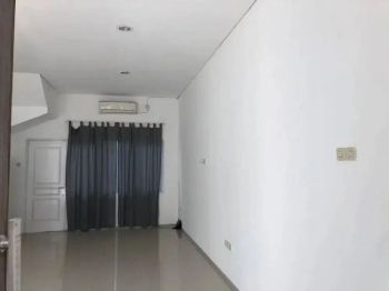 Rumah town house exclusive larangan joglo bebas banjir