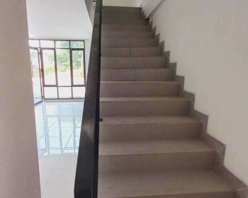 Di sewakan gudang baru ada loading dock dan office dekat tol di cakung