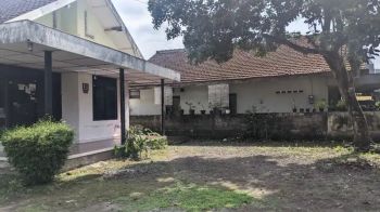 Disewakan rumah 3 kt, 1 km, dekat pakuwon mall, terminal condong catur