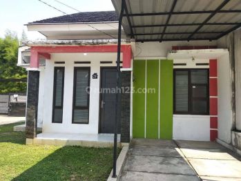 Dijual Rumah Cantik Nempel Graha Bunga Bintaro