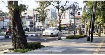 Jual gedung di mainroad dago cocok untuk cafe dan factory outlet