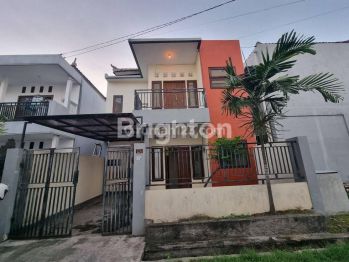 Rumah letak strategis di renon