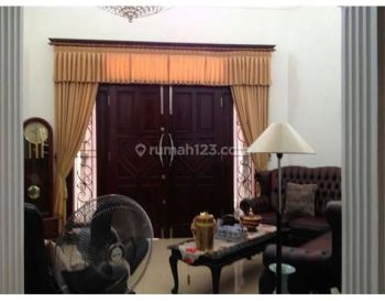 Rumah Mewah 2 Lantai Bagus Bengkel Mobil SHM Jati Asih, Bekasi